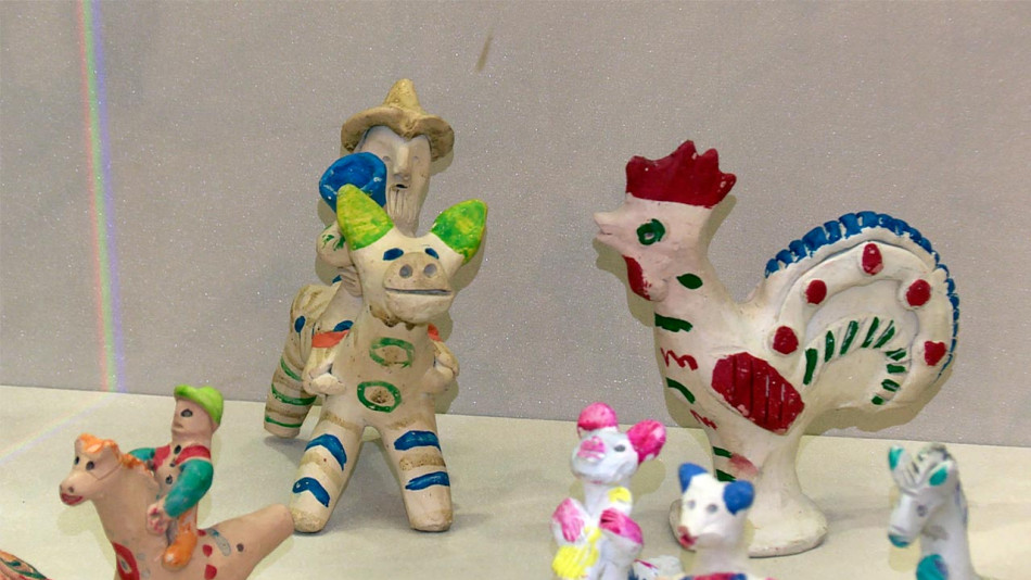Выставка-глиняные-игрушки-России3-0811.jpg