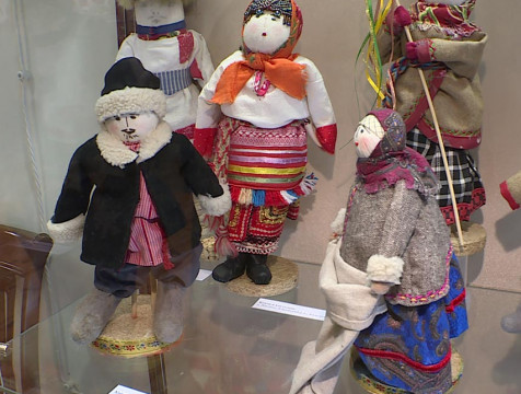 Традиционную одежду народов России представили в Палатах Коробовых