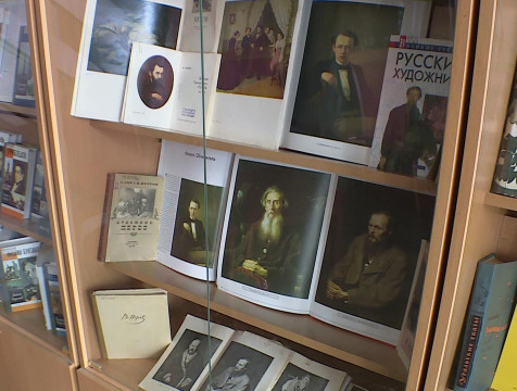 Выставки к юбилеям трех художников открылись в библиотеке имени Белинского