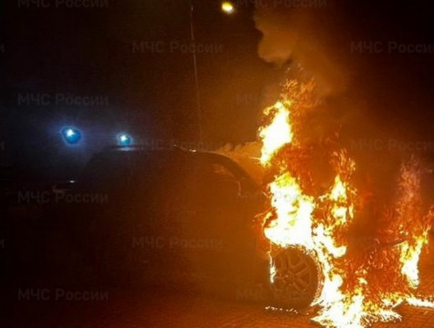 На Тарутинской в Калуге сгорел автомобиль