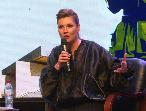 Телеведущая Ольга Скабеева выступила в Калуге с лекцией о фейках