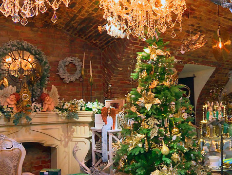 Что принято дарить в этом году и как стильно и празднично украсить свой дом?