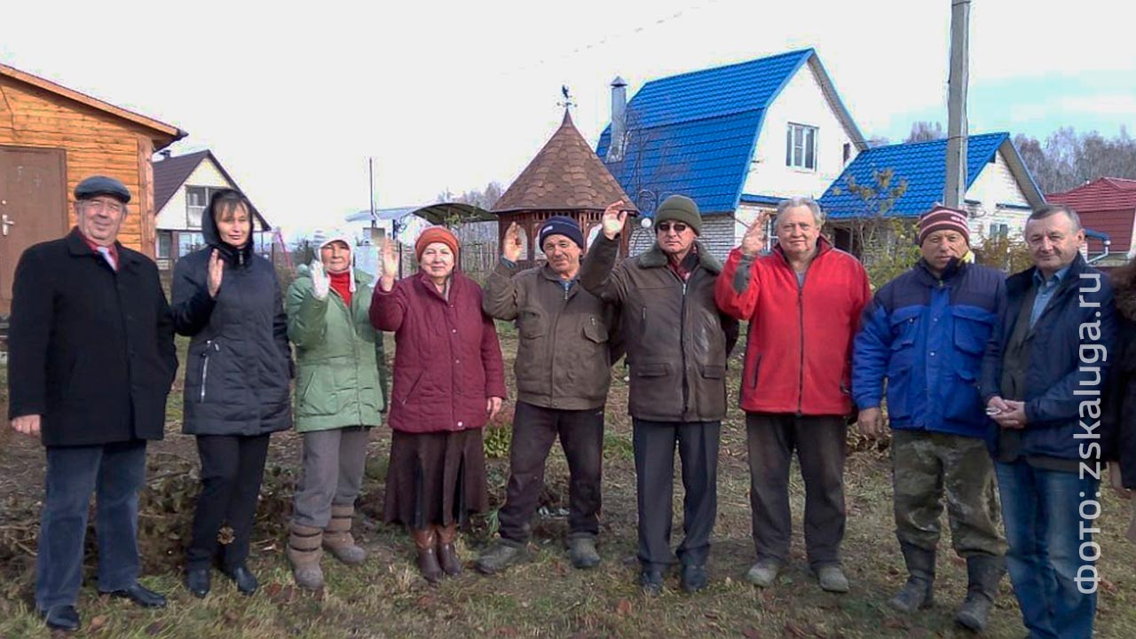 Жители обл. Д Порослицы Юхновского района Калужской области. Юхновский район Калужской области жители. Дер. Кулиги Юхновского района Калужской области. Калужской области Юхновский район деревня Сулихово.