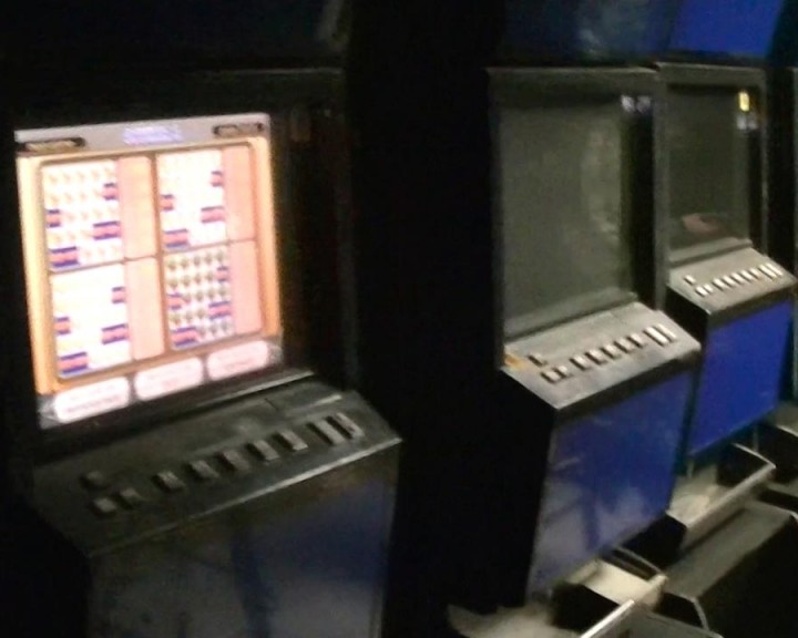 Игровые-автоматы-1220.jpg