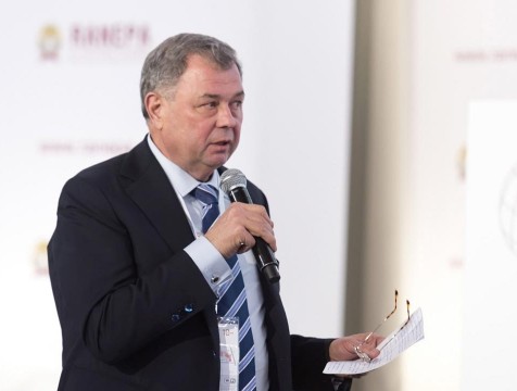 Губернатор на Гайдаровском форуме: главное на сегодня - инфраструктура