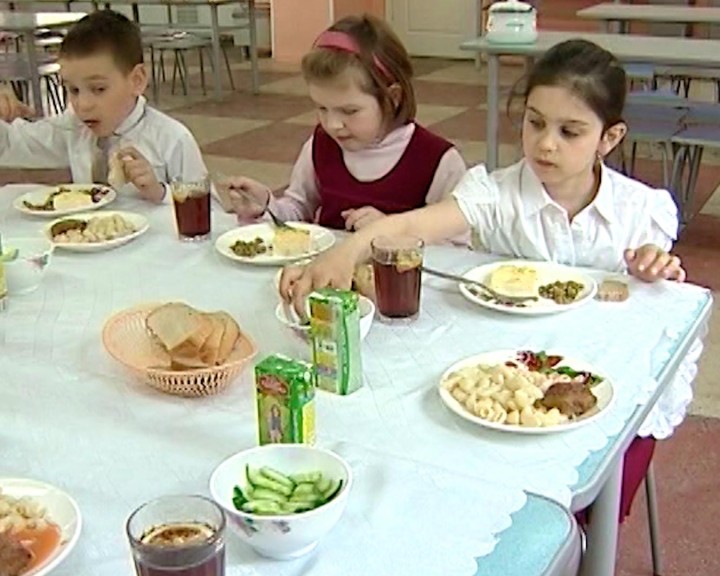 Школьное-питание0618.jpg