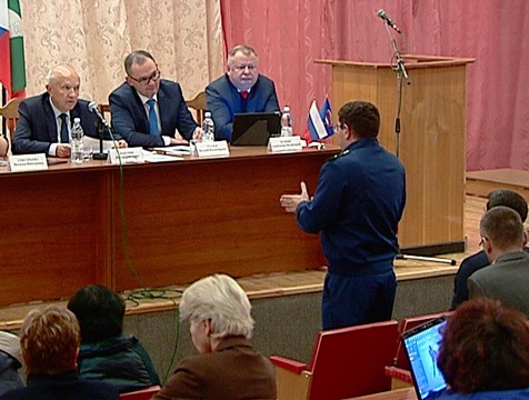 Виктор Бабурин призвал кондровских депутатов жестче контролировать вопросы экологии