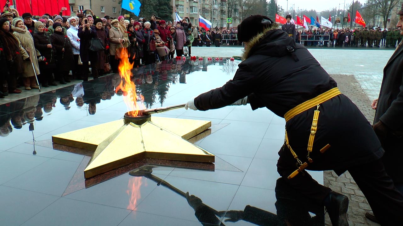 Когда в москве зажгли вечный огонь