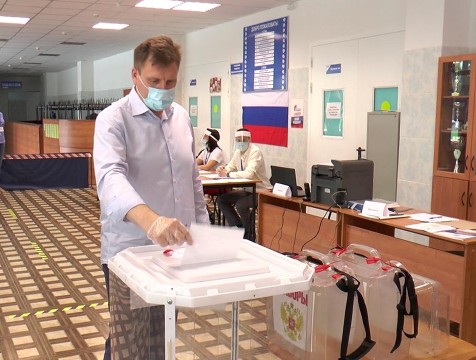 Геннадий Новосельцев призвал боровчан активнее голосовать по внесению поправок в Конституцию