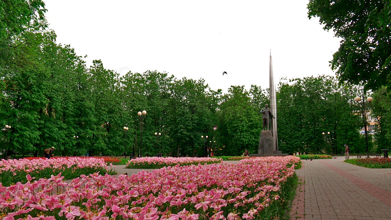 Калуга сквера фото В Калуге намерены реализовать концепцию "зелёного города"