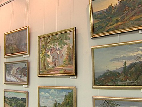 Свежий воздух пленэрной живописи наполнил выставочный зал дома художника