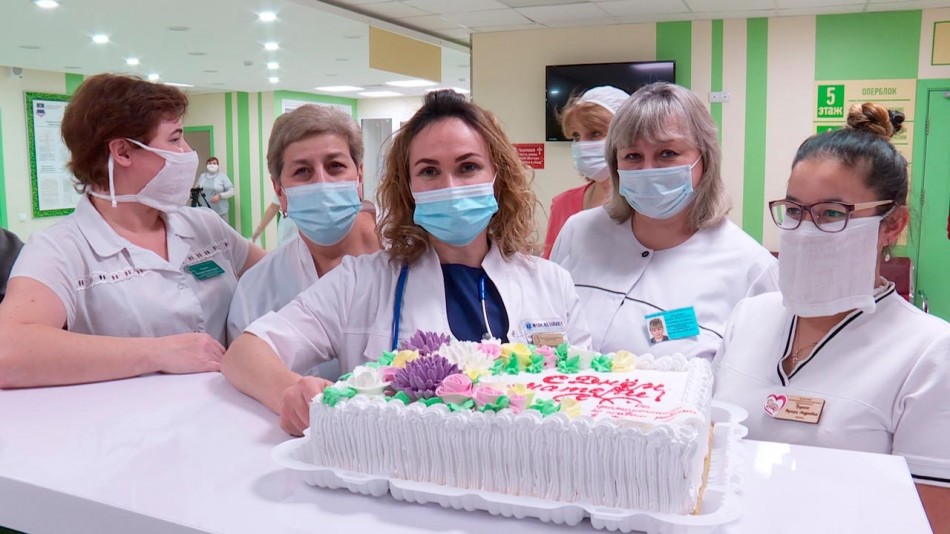 торт--день-матери-перинатальный-врачи-1125.jpg