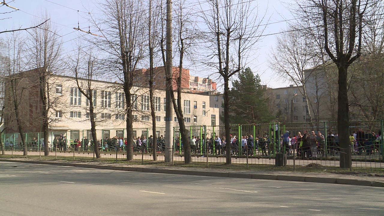 Муниципальные учреждения калуги. 24 Школа Калуга. 14 Школа Калуга. Школа 414 Москва.