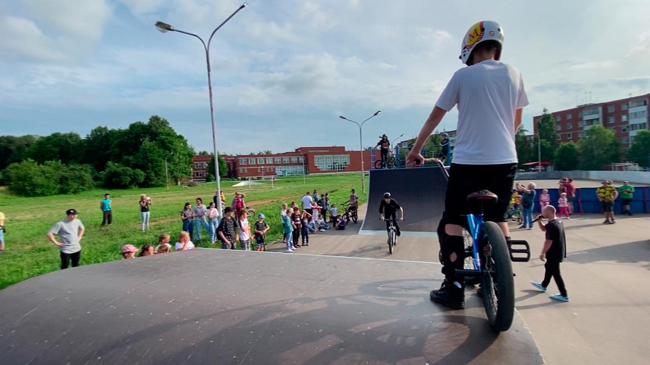 Калуга 1 воротынск. BMX катание. Всероссийские трюкавые на BMX. Велосипедист экстрим. Бмх у Захара.