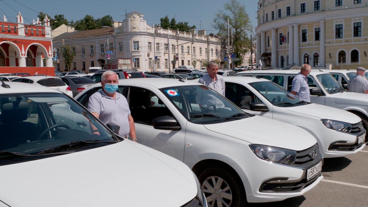 20 новых авто переданы медучреждениям региона