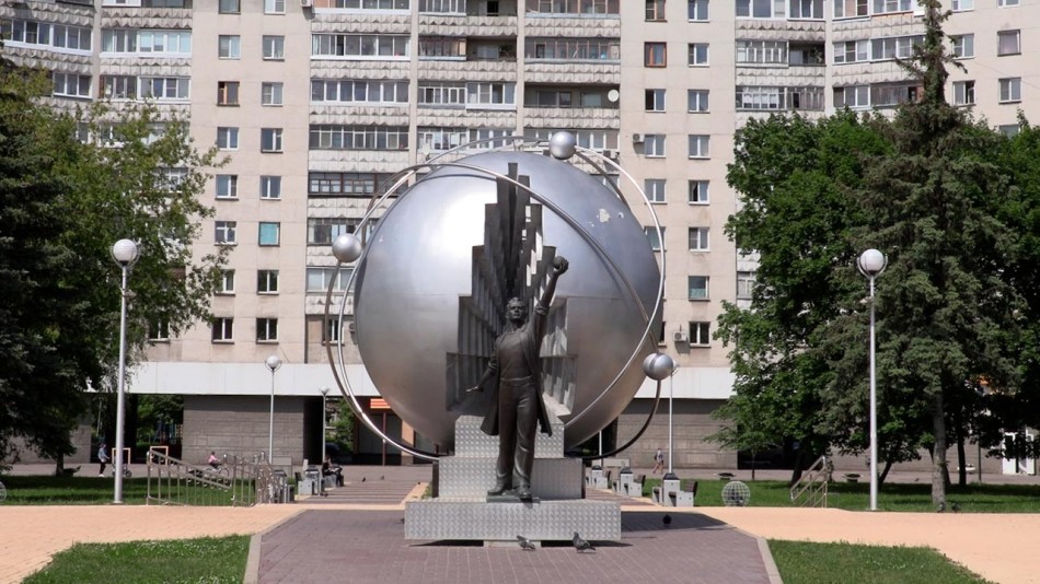 Памятник-мирный-атом-Обнинск0626.jpg