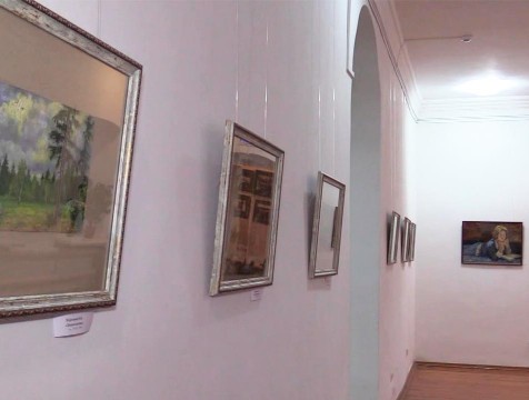 В Козельске открылась выставка картин Виктора Перельмана