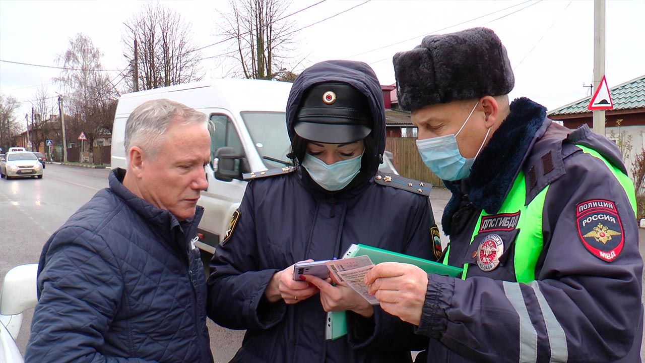 Судебные приставы ловят должников по штрафам на дорогах Боровска