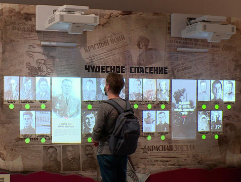 Лица героев войны ожили на мониторах выставки в ИКЦ