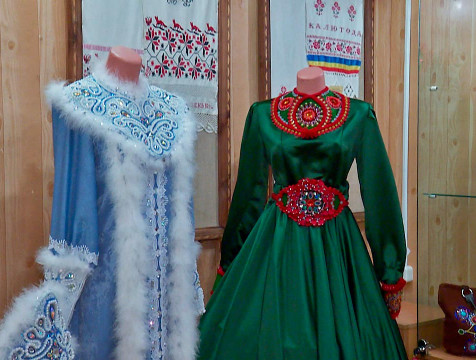 Выставка сценических костюмов открылась в калужском Доме мастеров