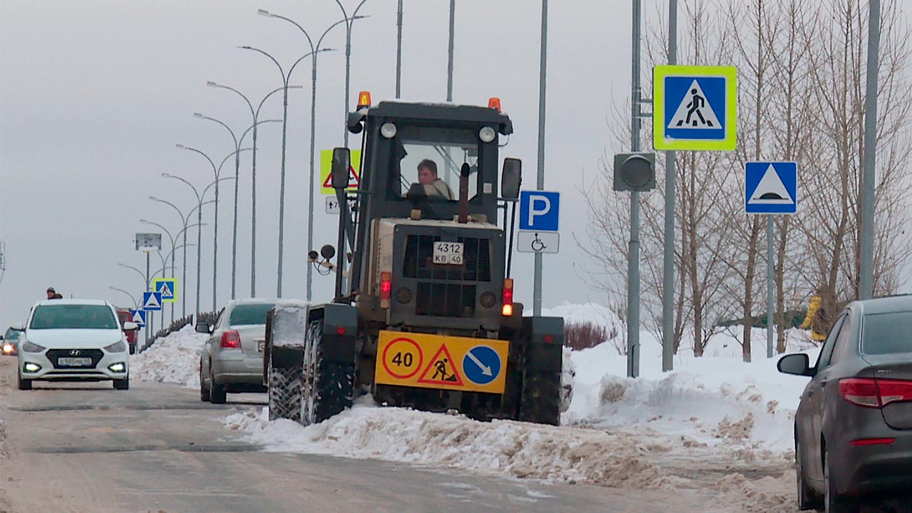 Стало известно, откуда вывезут снег на выходных в Калуге