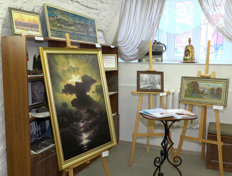 150 полотен калужских художников представили на выставке в Музее истории православия