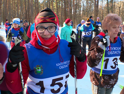 Спартакиада пенсионеров по лыжным гонкам собрала 20 команд со всей области