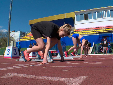 Юные атлеты соревнуются на чемпионате области в Калуге