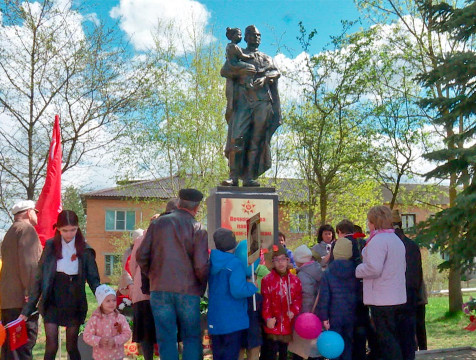 Открытие памятника погибшим на фронте землякам в Жилетове приурочили ко Дню Победы
