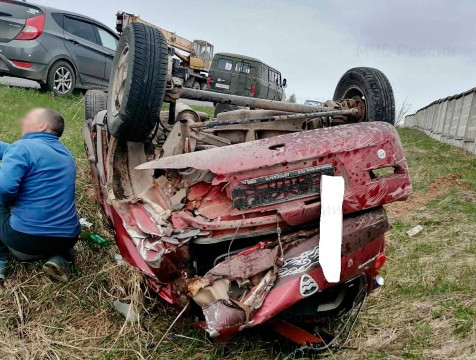 Легковой автомобиль перевернулся под Тарусой, есть пострадавшие