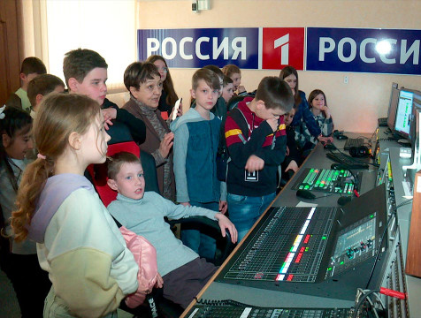 Третьеклассники побывали с экскурсией на телерадиокомпании в честь юбилея ГТРК «Калуга»
