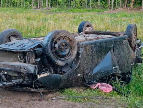 Водитель, везший пассажиров, заснул за рулем и попал в ДТП