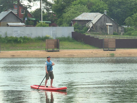 Благоустроенные площадки для отдыха у воды открыли в Жукове и Балабанове