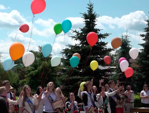 Экологи советуют отказаться от традиции запускать в небо воздушные шары