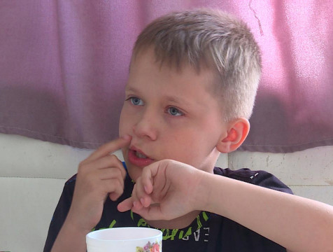 9-летнему Артему нужна дорогостоящая подготовка к операции