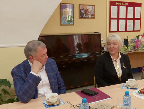 Артамонов рассказал приемным семьям о упрощении распределения жилья детям-сиротам