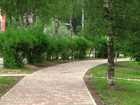 В городе Сосенском сделали тротуары на трех улицах