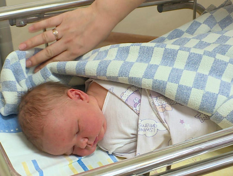 В первом полугодии в Калуге родилось 2003 малыша, из них 31 двойня