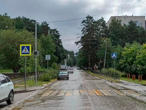 На восьми перекрестках возле школ установили мигающие светофоры