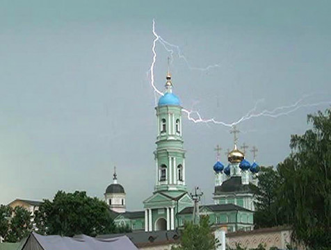 Спасатели предупреждают о грозе и сильном ветре 5 августа