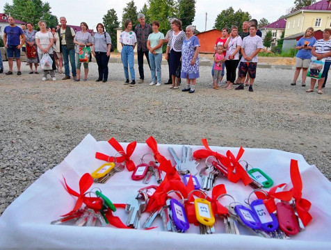 12 семей в Думиничах получили ключи от новых квартир