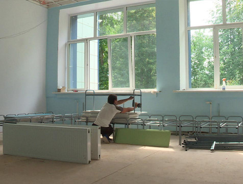 Ряд недочетов выявила комиссия Заксобрания в школах Дзержинского района