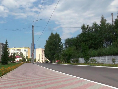 Финальный слой асфальта уложили на улице Машиностроителей в Сосенском