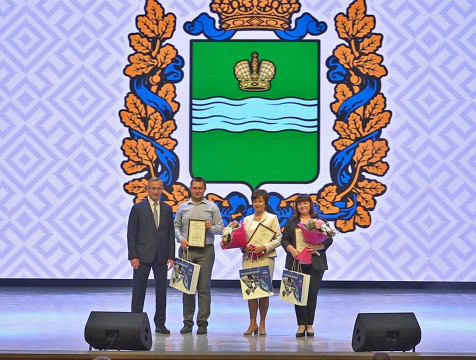 Отличившихся калужан наградили в честь Дня города