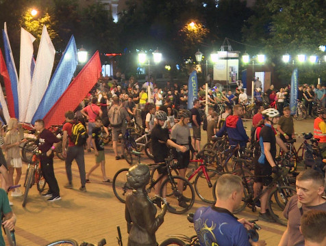 Калужане традиционно начали День города велопробегом