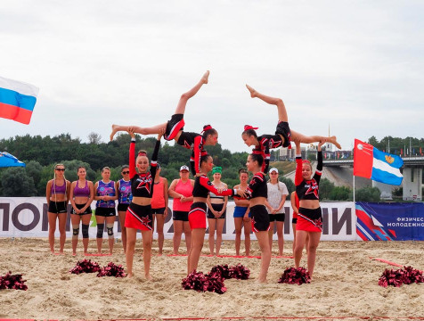 Первый фестиваль пляжного волейбола прошел на обновленной набережной в День города