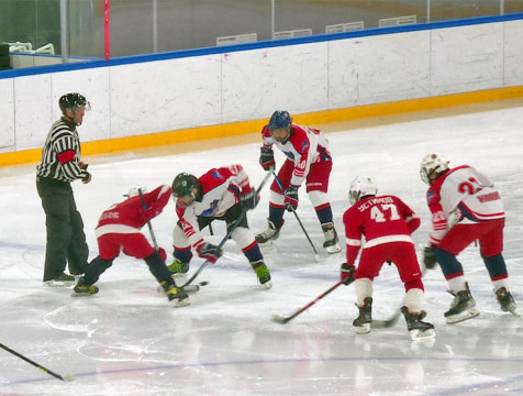 Юные хоккеисты России и Белоруссии борются за кубок в Калуге