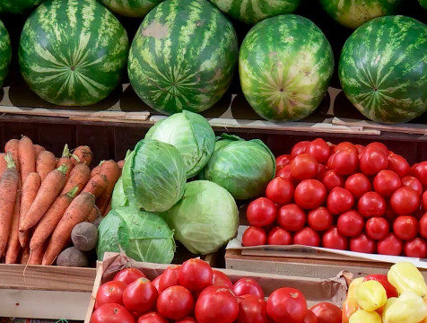 Сезонные овощи продолжают дешеветь в регионе