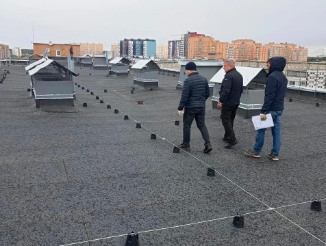Семь отремонтированных крыш приняли в Обнинске