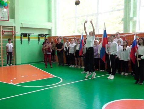 Больше-Желтоуховской школе Кировского района открыли обновлённый спортзал